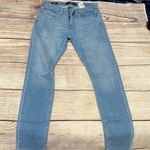 Men’s Light Blue Wash Skinny Jeans